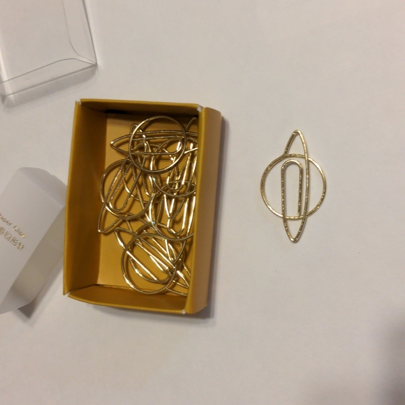 Space theme stationery set: sticky notes, stickers, paperclips - Picture 12 of 16